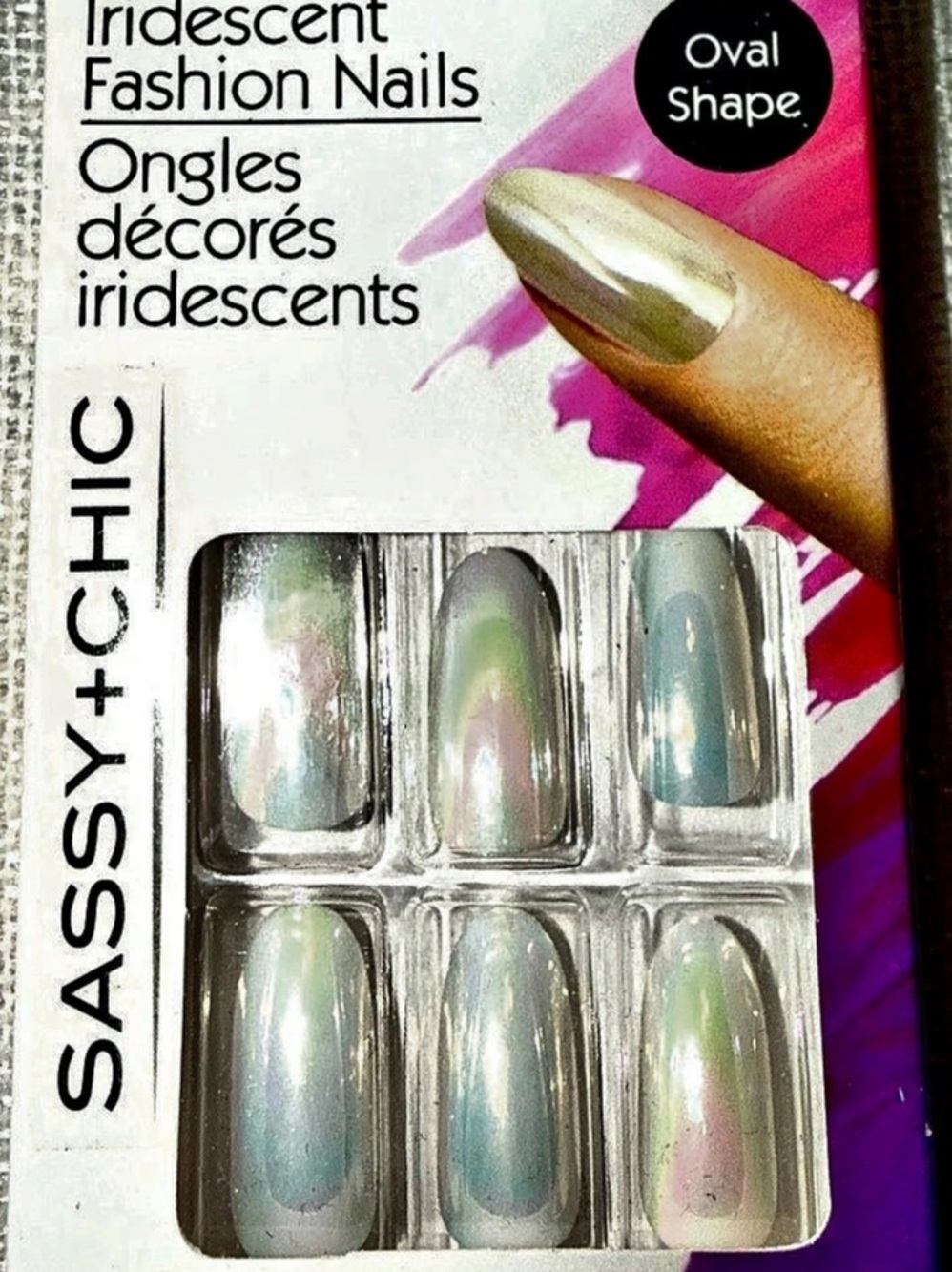 SASSY+CHIC Iridescent Fashion Nails - Oval Shape Press-On Nails